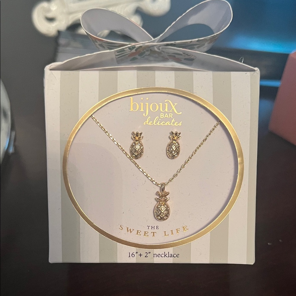 Gold Pineapple Necklace and Earring Set